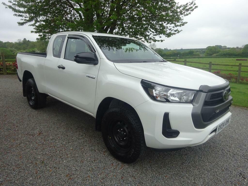 Toyota HILUX 2.4 D-4d Active Extra Pickup Extended Cab RF73FKM White #3