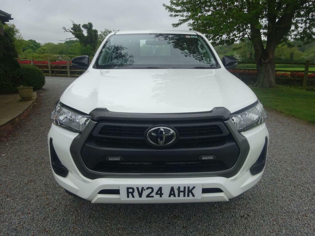 Toyota HILUX 2.4 D-4d Active Extra Pickup Extended Cab RF73FKM White #2