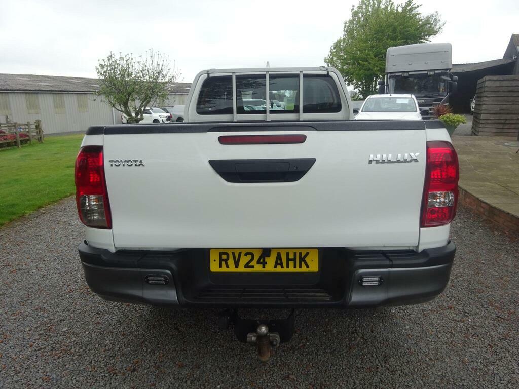 Toyota HILUX 2.4 D-4d Active Extra Pickup Extended Cab RF73FKM White #5