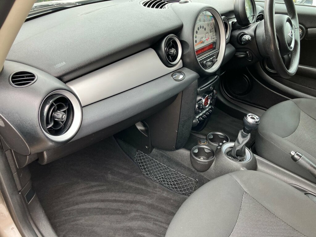 Mini Clubman 1.6 Cooper D White #7