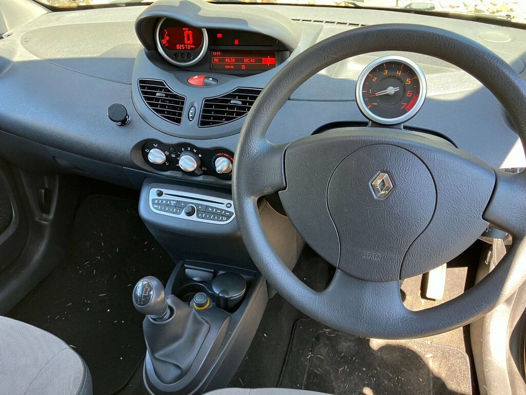 Renault Twingo 1.2 I-music. Low Road Tax. Cambelt. Bargain Trade SB60BVP Black #6