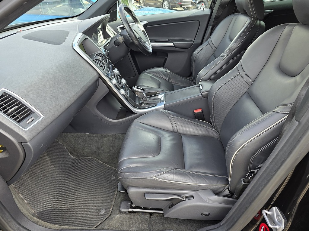Volvo XC60 D5 R-design Lux Nav KS65KCG Black #4