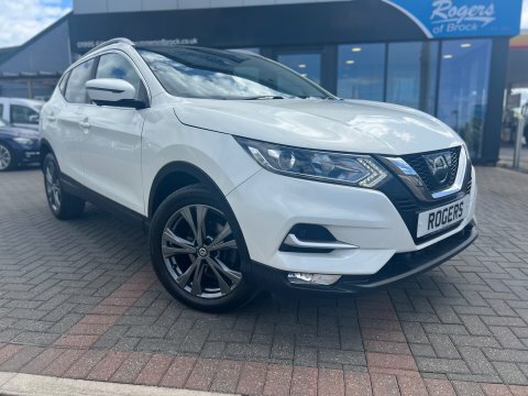 Nissan Qashqai 1.2 N-connecta Dig-t  White #2