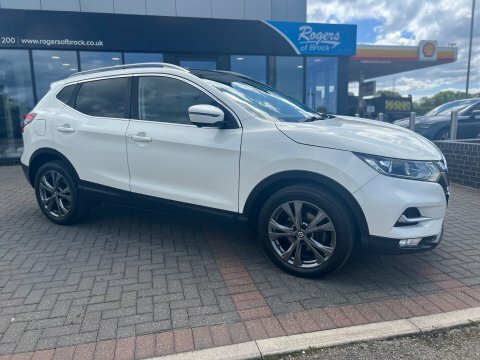 Nissan Qashqai 1.2 N-connecta Dig-t  White #3