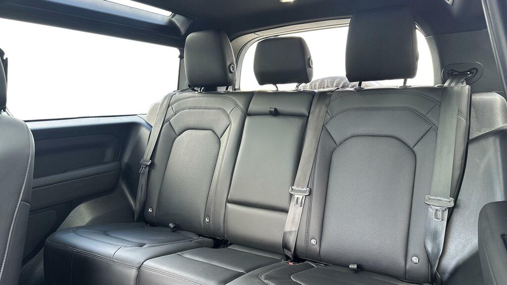 Land Rover Defender D250 X-dynamic Se WF25MUY White #4