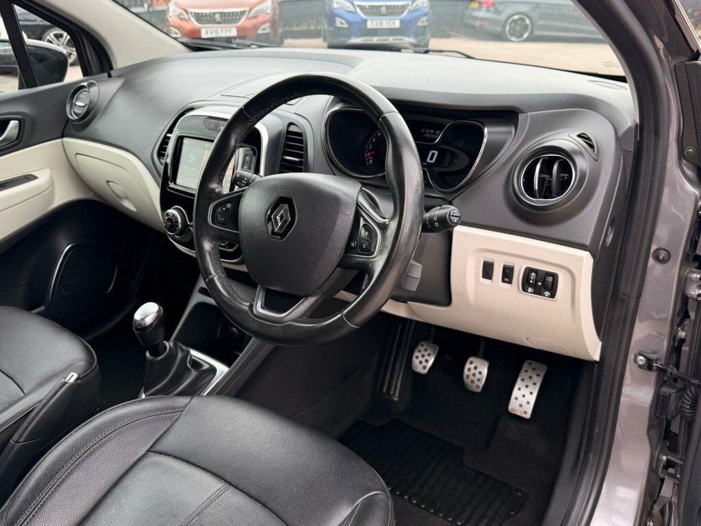 Renault Captur Suv SJ68WYY Grey #6