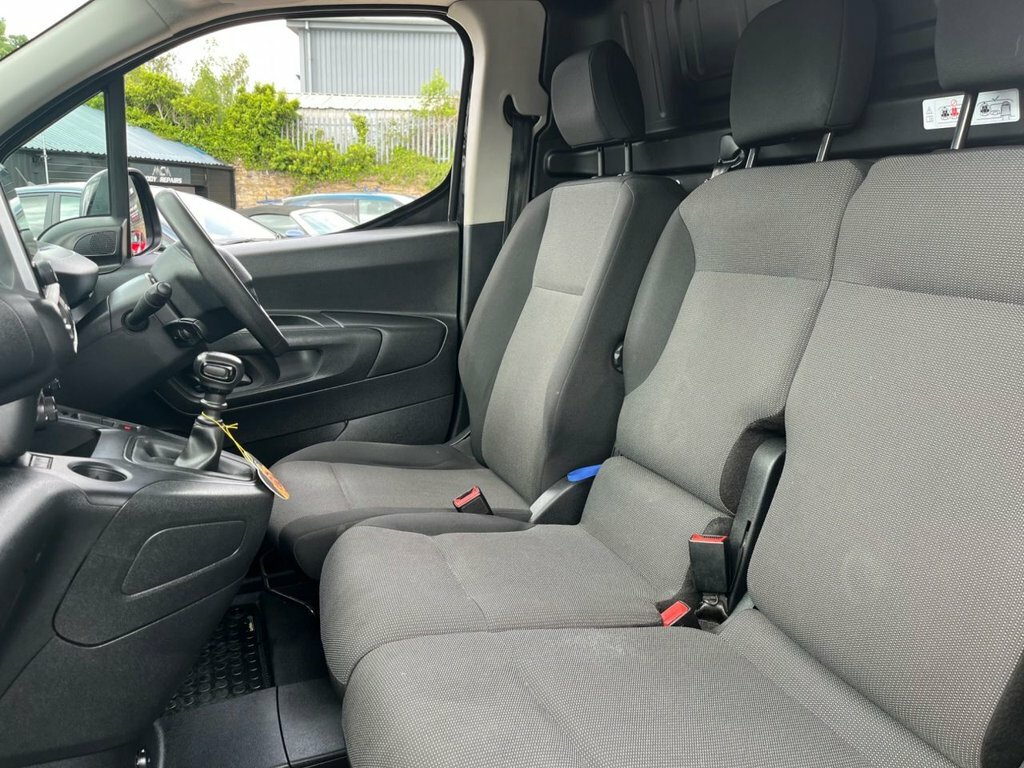 Peugeot Partner Mpv RJ71WLA Black #4