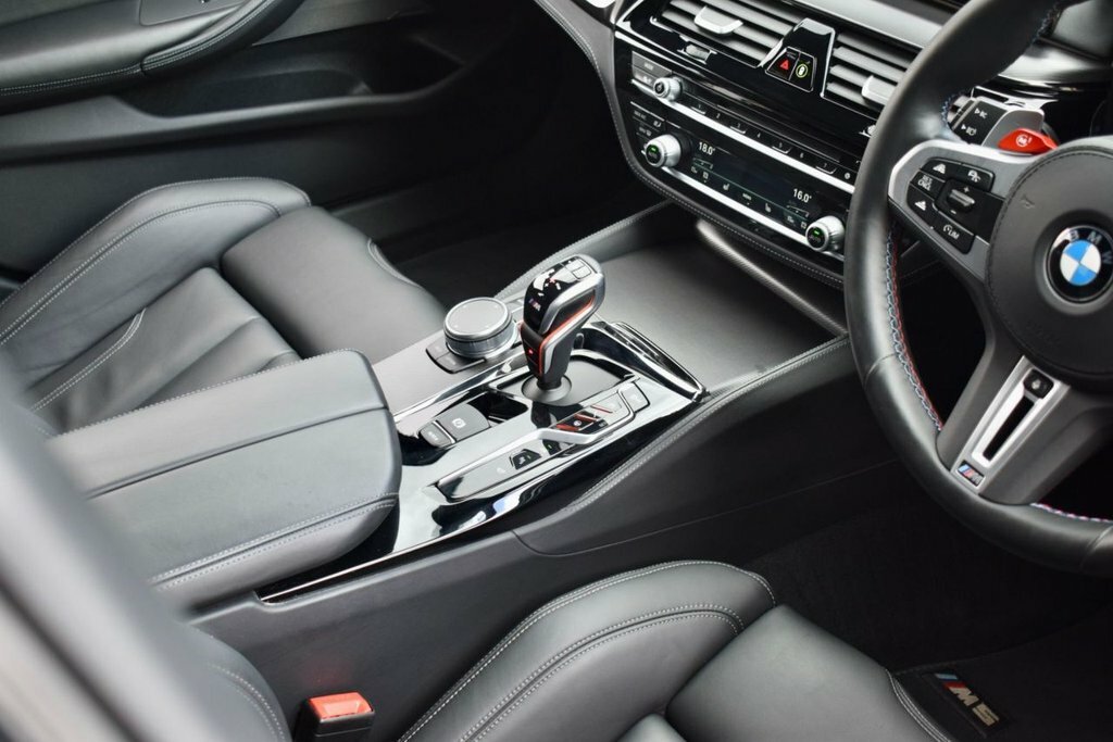 BMW M5 4.4L Competition EA69YBK White #6