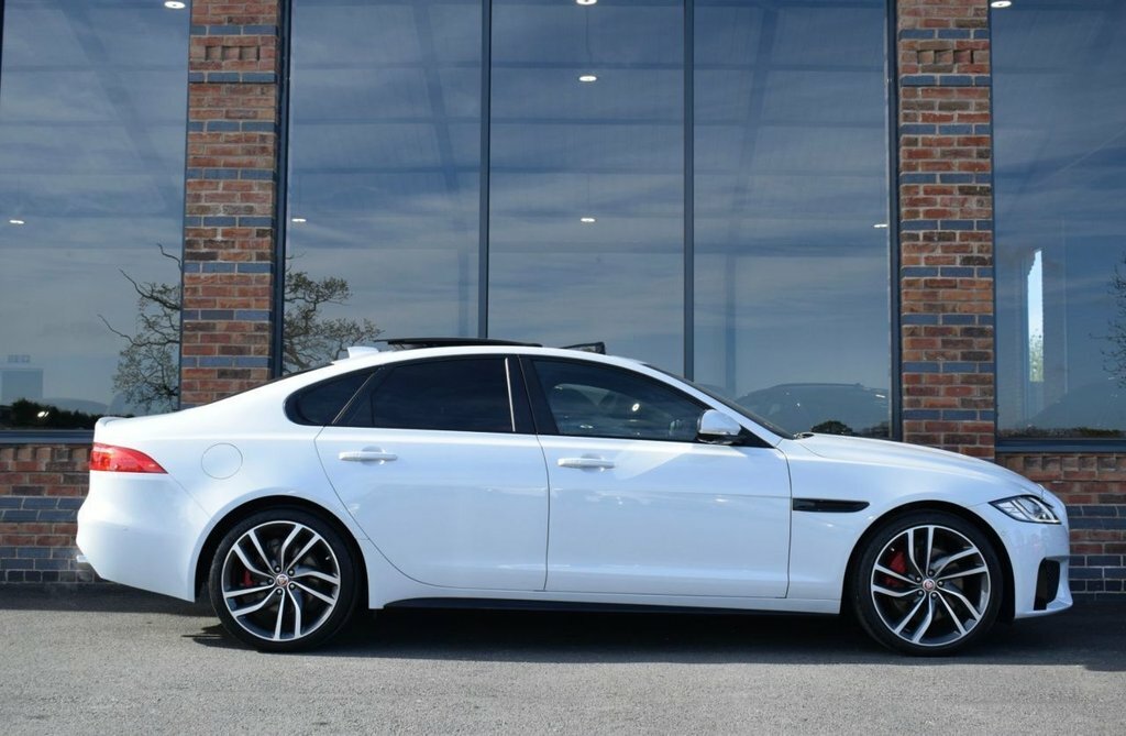Jaguar XF 3L S White #5
