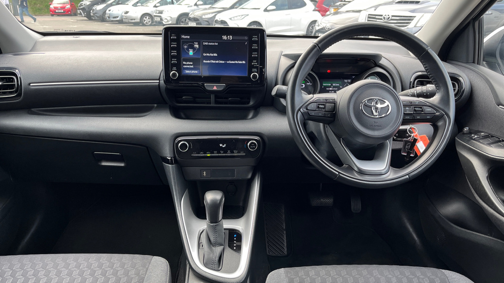 Toyota Yaris 1.5 Vvt-h Design E-cvt Eur FE23WWR White #5
