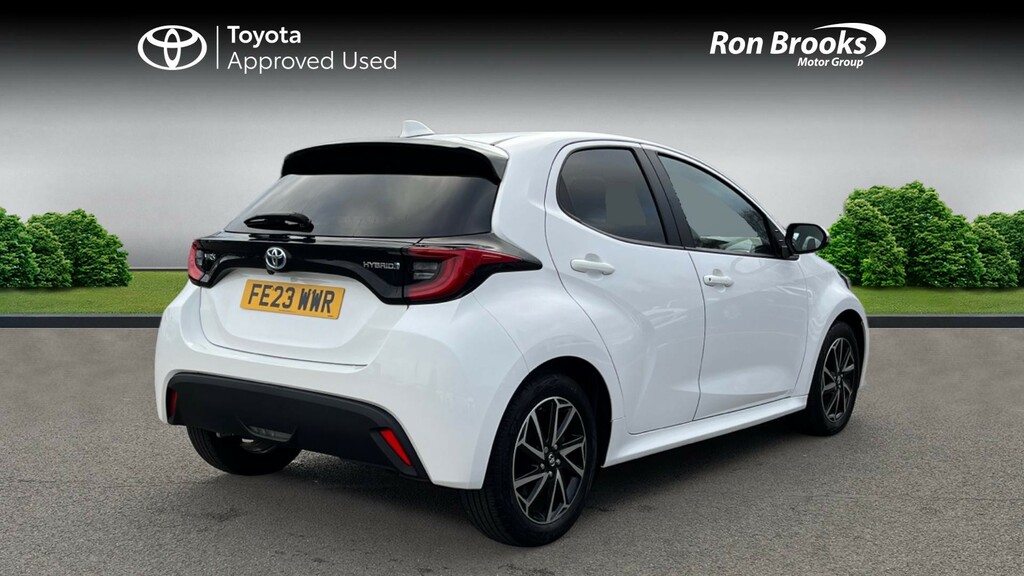 Toyota Yaris 1.5 Vvt-h Design E-cvt Eur FE23WWR White #2