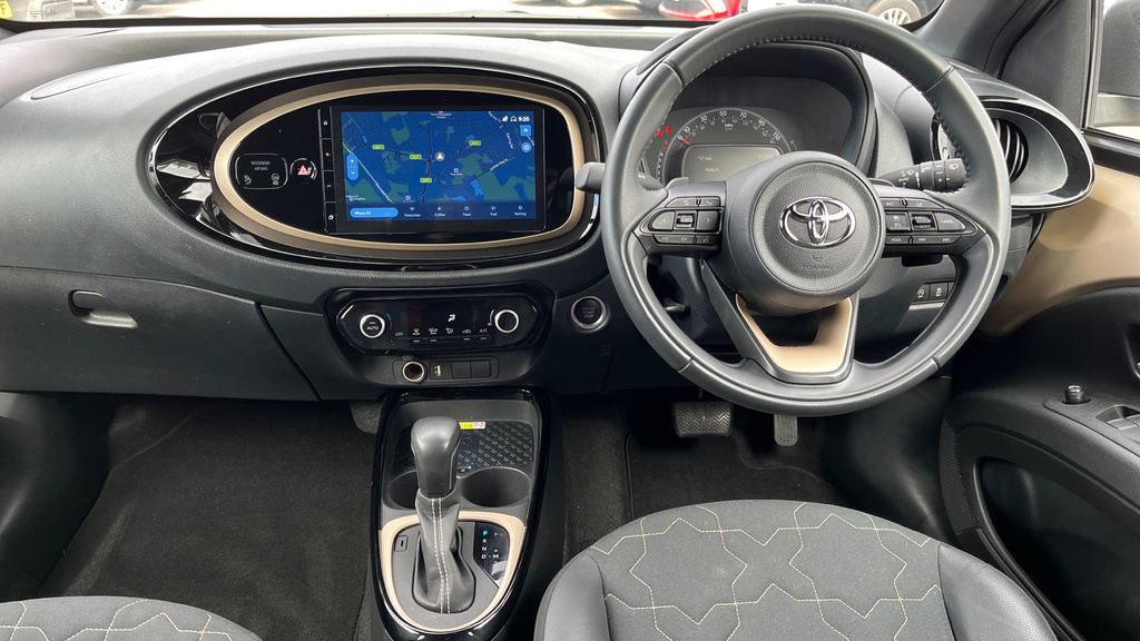 Toyota Aygo X 1.0 Vvt-i Exclusive X-shif FE72TVP Beige #6