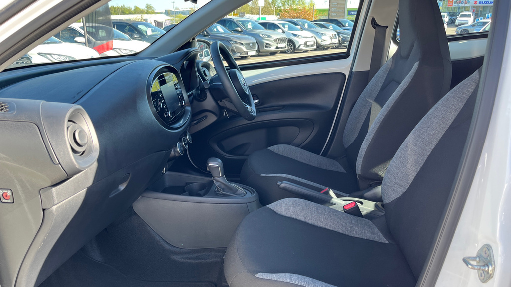 Toyota Aygo X 1.0 Vvt-i Pure X-shift Eur NX23XRA White #5