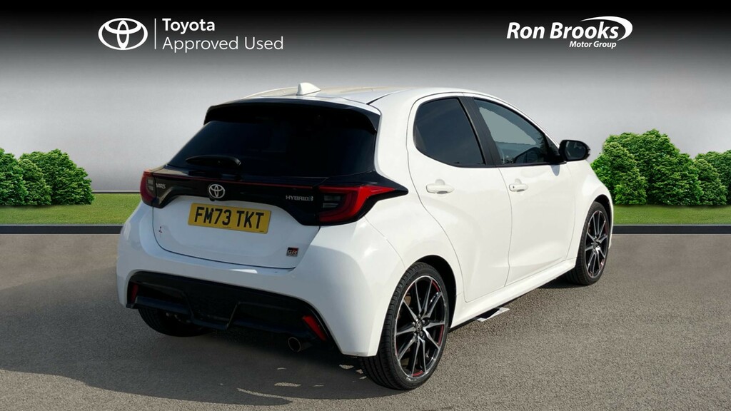 Toyota Yaris 1.5 Vvt-h Gr Sport E-cvt E FM73TKT White #2