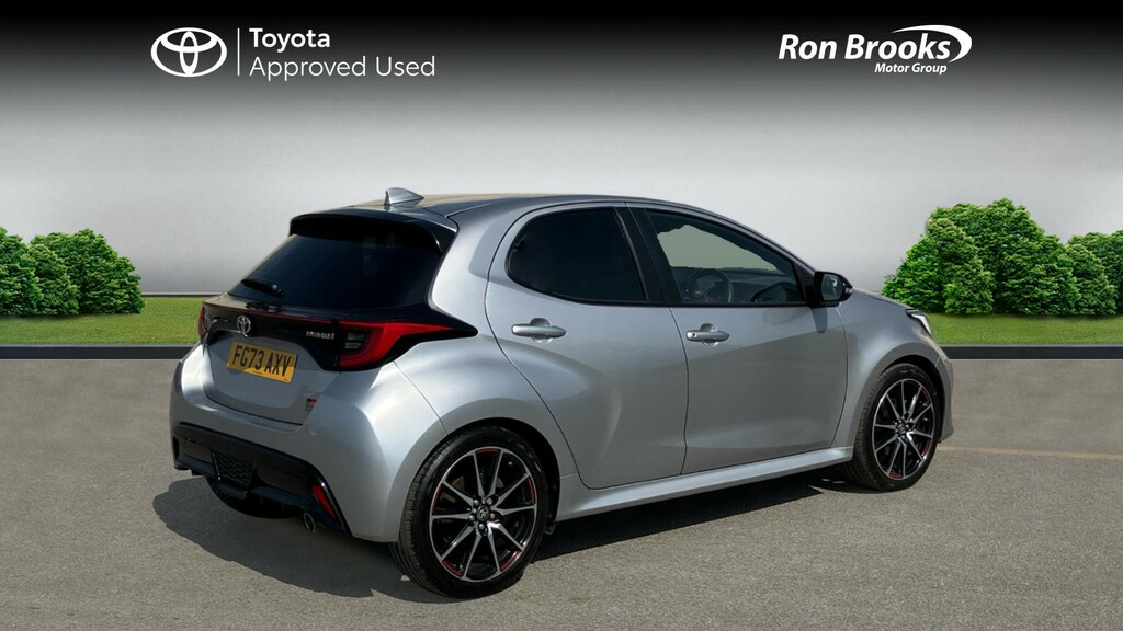 Toyota Yaris 1.5 Vvt-h Gr Sport E-cvt E FG73AXV Silver #2
