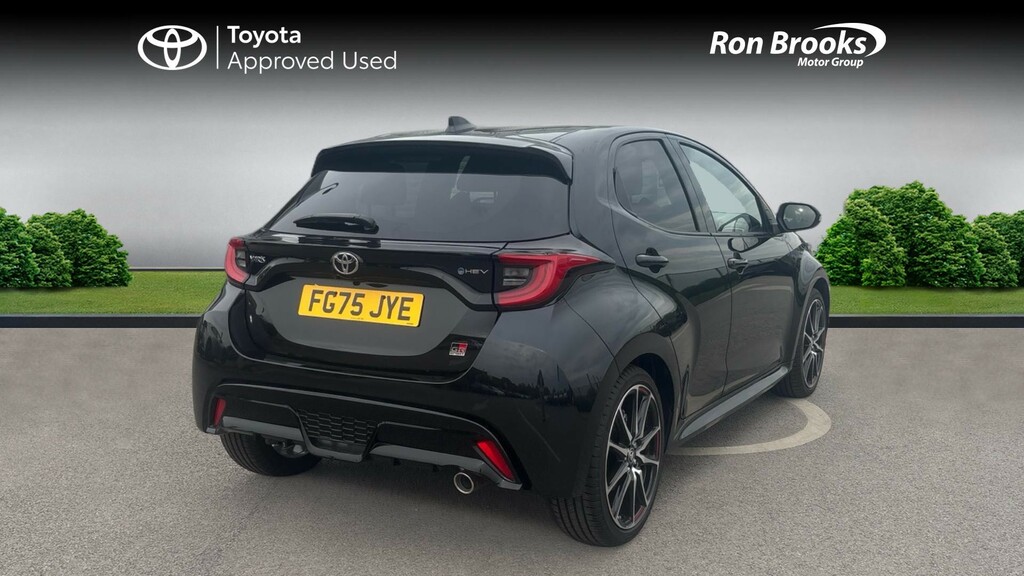 Toyota Yaris 1.5 Vvt-h Gr Sport E-cvt E FG75JYE Black #2