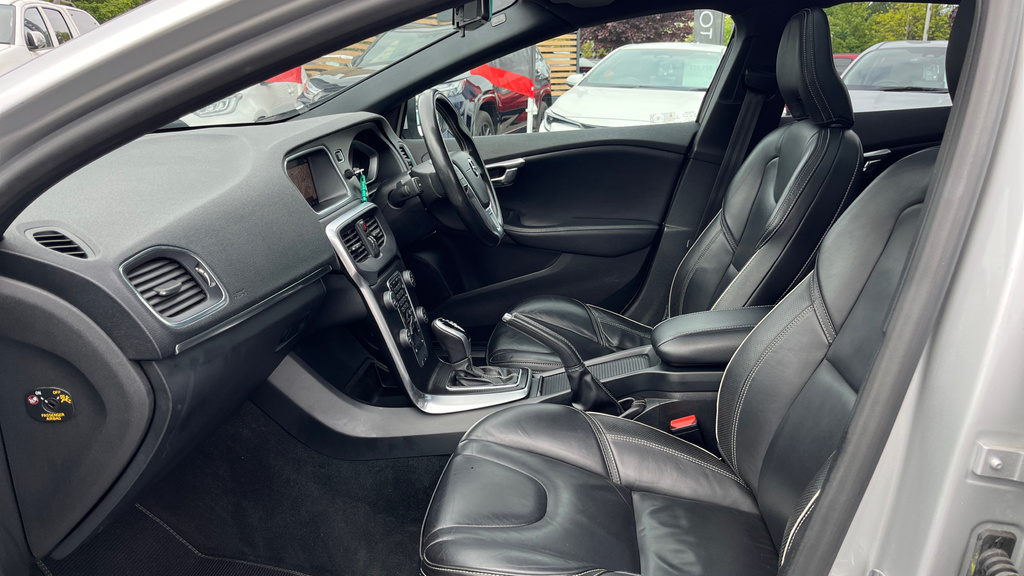 Volvo V40 2.0 D3 R-design Pro E KU18XRT Silver #5