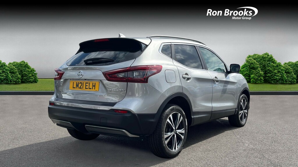 Nissan Qashqai 1.3 Dig-t N-connecta Dct A LM21ELH Silver #2