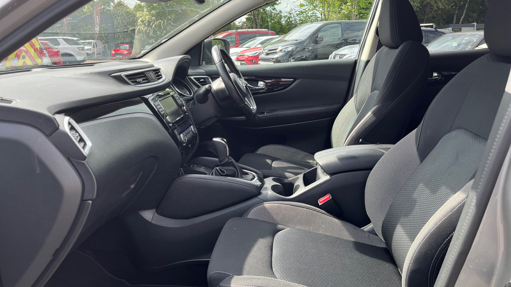 Nissan Qashqai 1.3 Dig-t N-connecta Dct A LM21ELH Silver #5