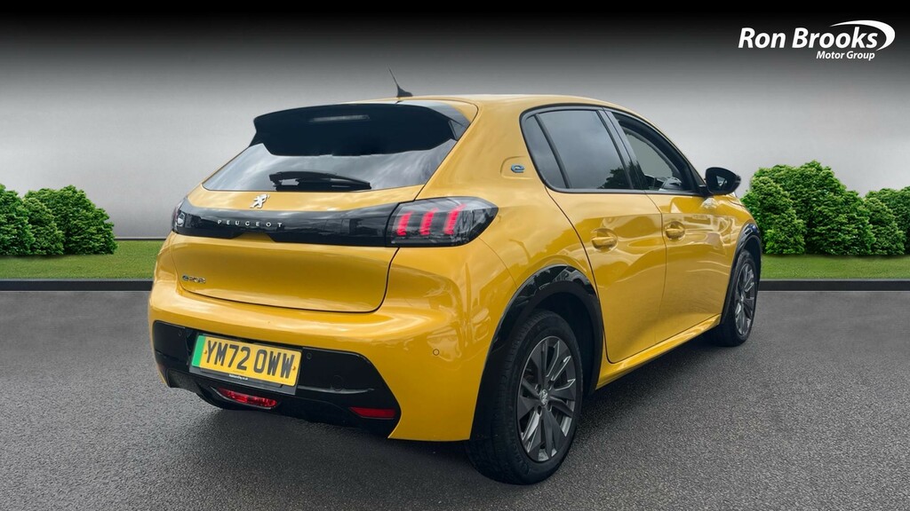 Peugeot e-208 50Kwh Allure Premium Aut YM72OWW Yellow #2