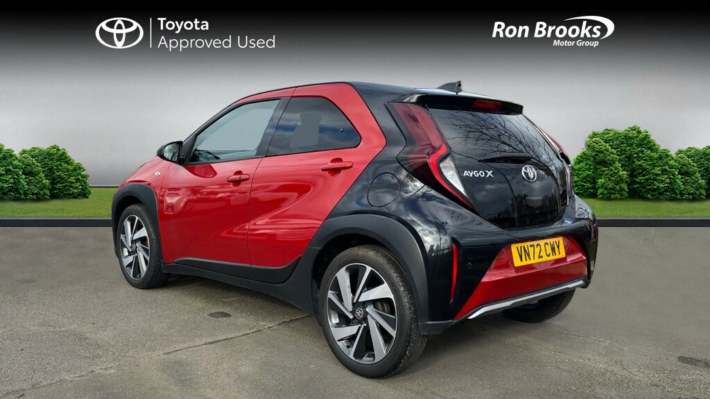 Toyota Aygo X 1.0 Vvt-i Exclusive X-shif VN72CWY Red #4
