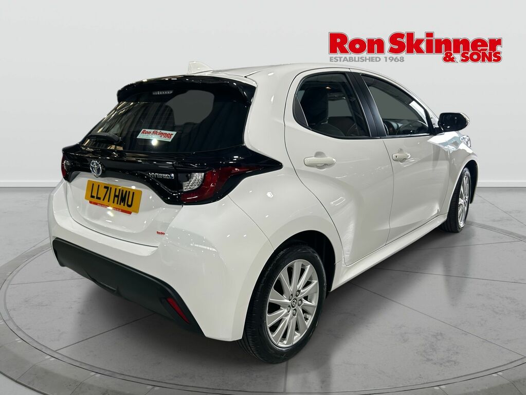 Toyota Yaris 1.5 Vvt-h Icon Hatchback Hybrid E-cvt E LL71HMU White #4