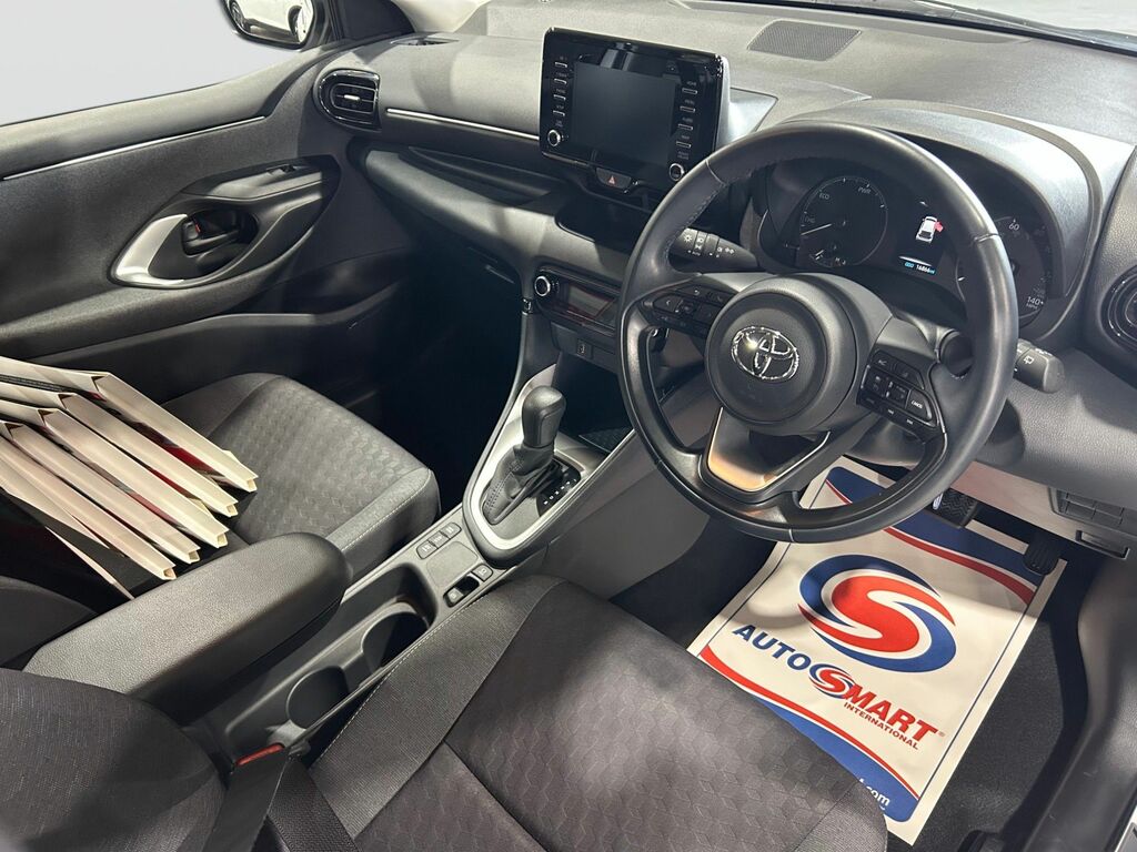 Toyota Yaris 1.5 Vvt-h Icon Hatchback Hybrid E-cvt E LL71HMU White #6