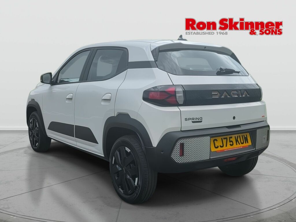 Dacia Spring 100 24.3Kwh Extreme Hatchback 1 CJ75KUW White #3