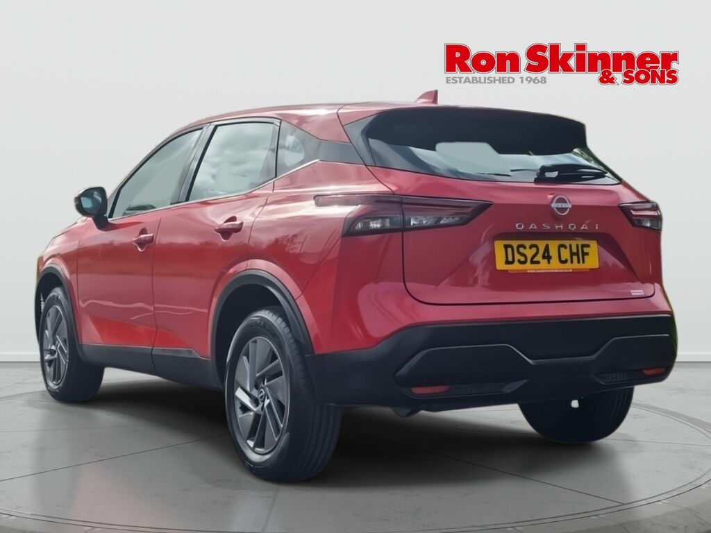 Nissan Qashqai 1.3 Dig-t Mhev Acenta Premium Suv Hybri DS24CHF Red #4