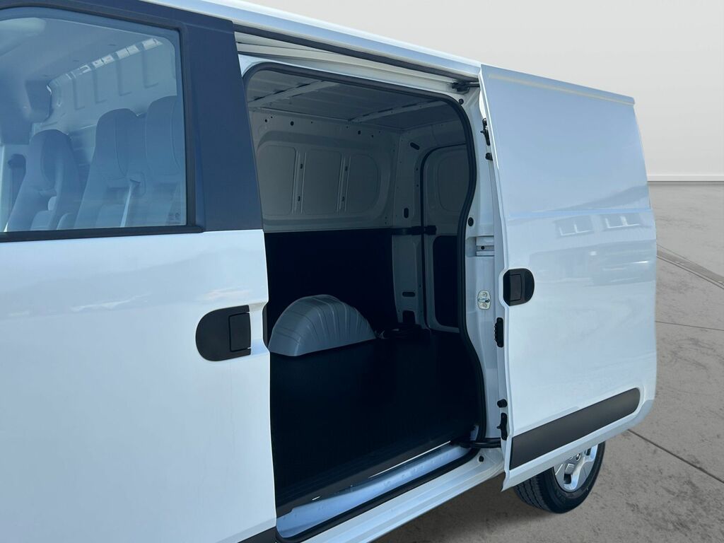 Maxus eDeliver 5 64Kwh Panel Van 6Dr L1 163 Ps White #6