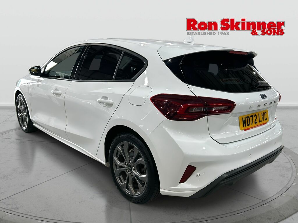 Ford Focus 1.0T Ecoboost St-line Hatchback WD72LVC White #3
