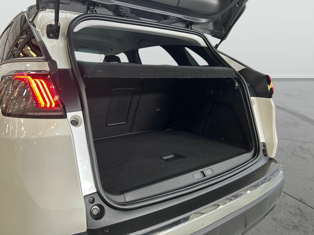 Peugeot 3008 1.2 Puretech Allure Premium Suv Eat Eur LR22HLE White #5