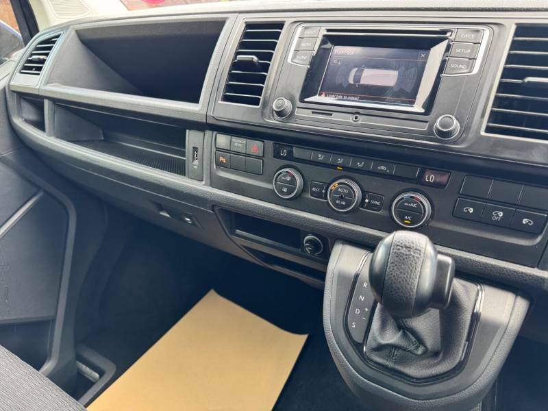 Volkswagen Transporter Shuttle 2L S Black #10