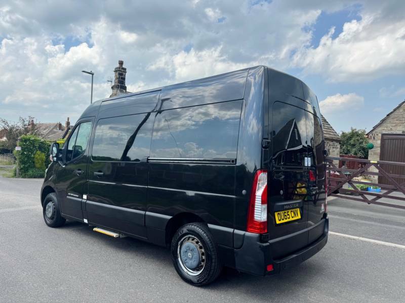 Renault Master 2.3 Dci 33 Business Quickshift Fwd Mwb Medium Roof Black #2