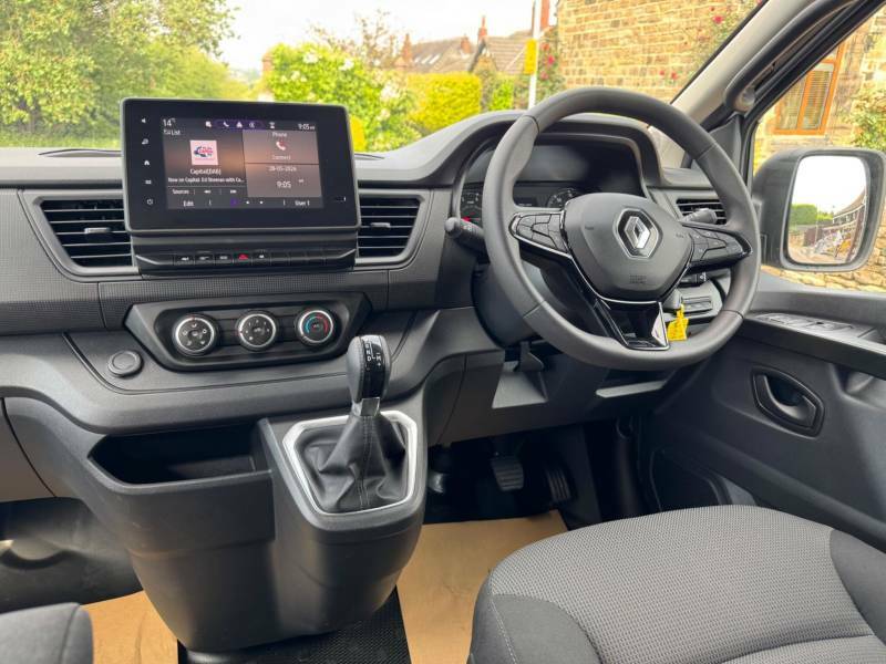 Renault Trafic 2.0 Dci Blue Sl30 Advance Edc L1 H1 Euro 6 Ss 5 YJ25CKP Grey #2