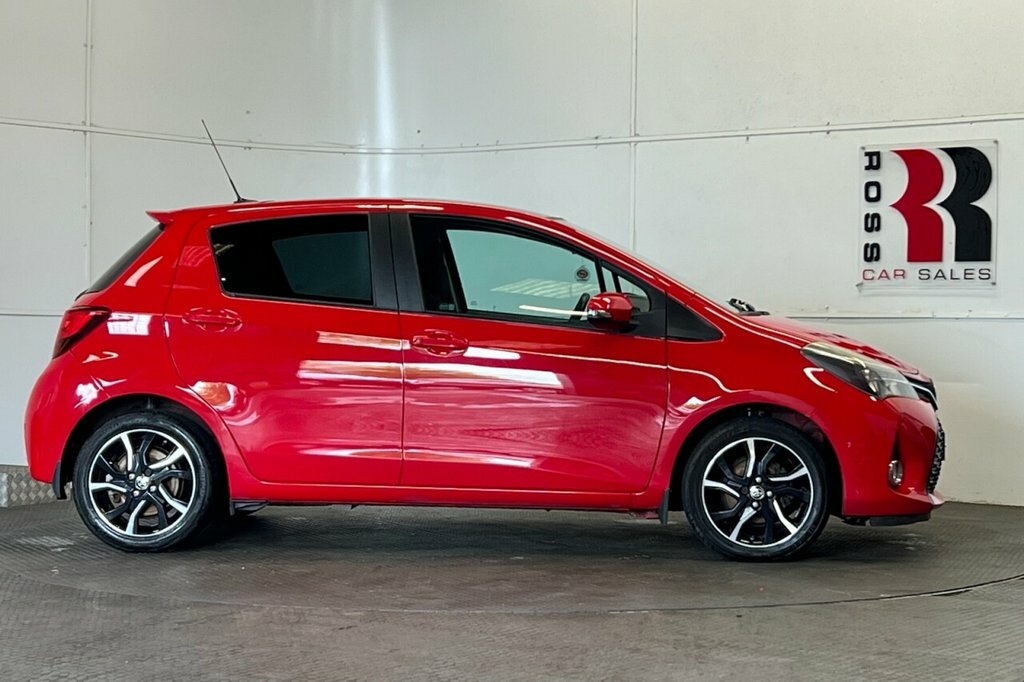 Toyota Yaris Hatchback CP64OZE Red #2