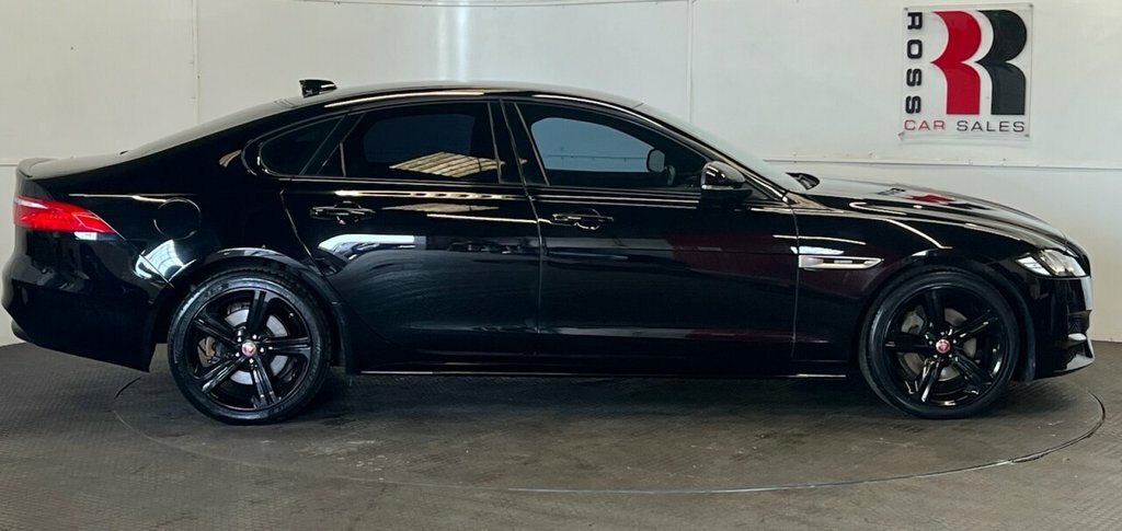 Jaguar XF 2L R-sport VE66PGF Black #2