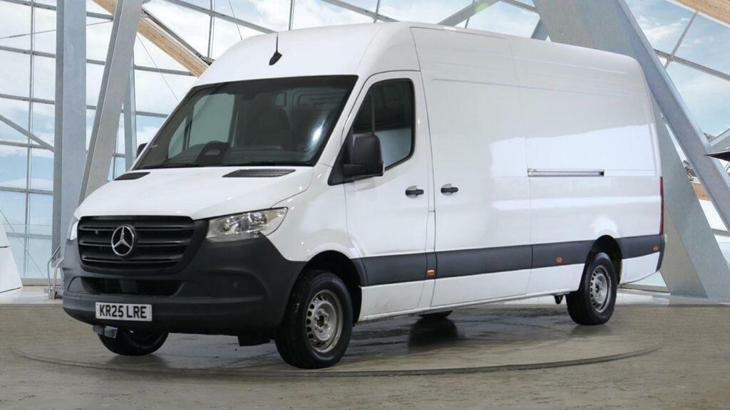 Mercedes-Benz Sprinter 2.0 315 Cdi Pro G-tronic Rwd L3 H2 Euro 6 Ss White