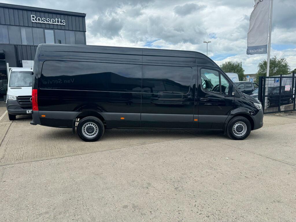 Mercedes-Benz eSprinter Pro Blue #10
