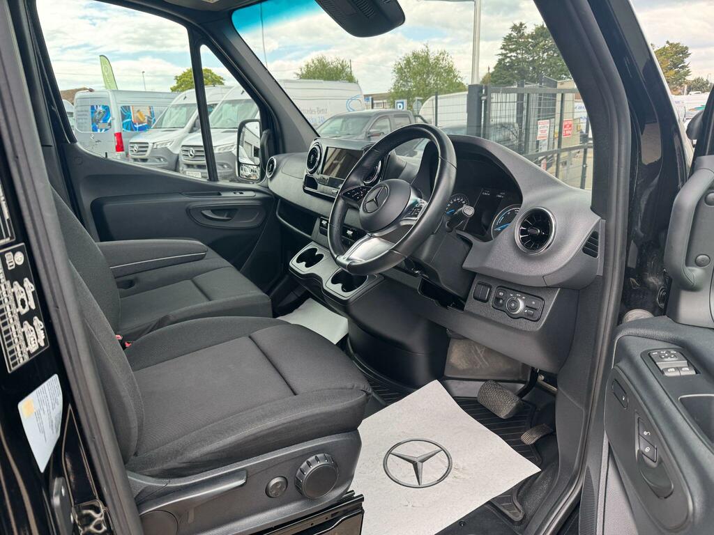 Mercedes-Benz eSprinter 113Kwh Esprinter 420 Van L3 Black #2