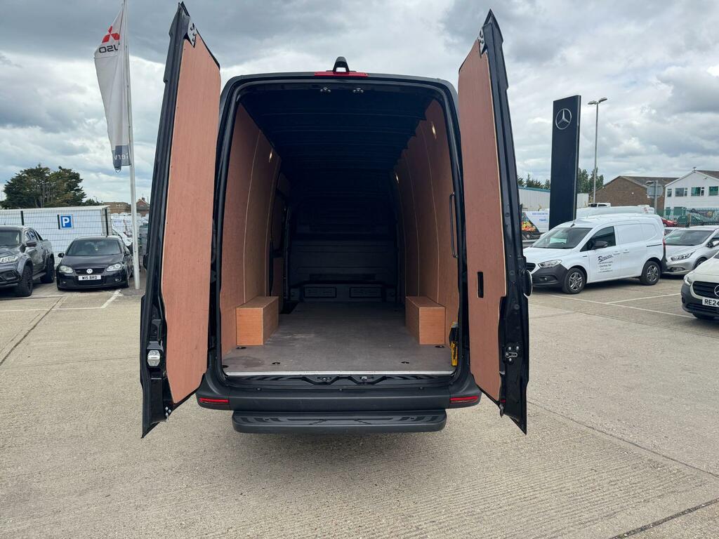 Mercedes-Benz eSprinter Pro Blue #25