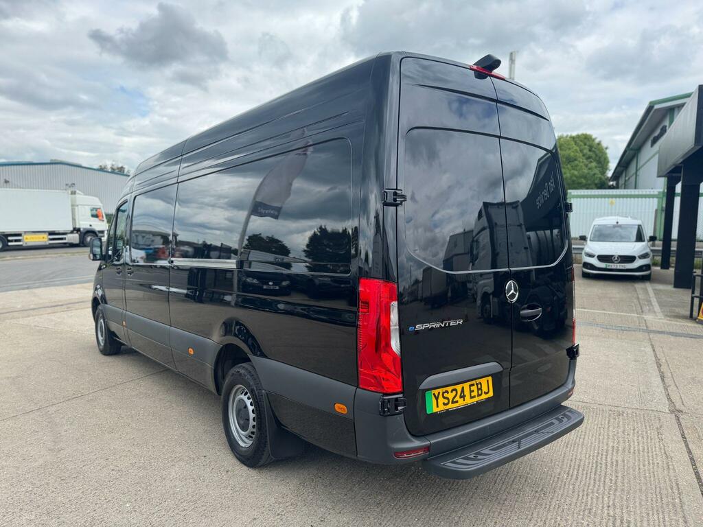 Mercedes-Benz eSprinter Pro Blue #7