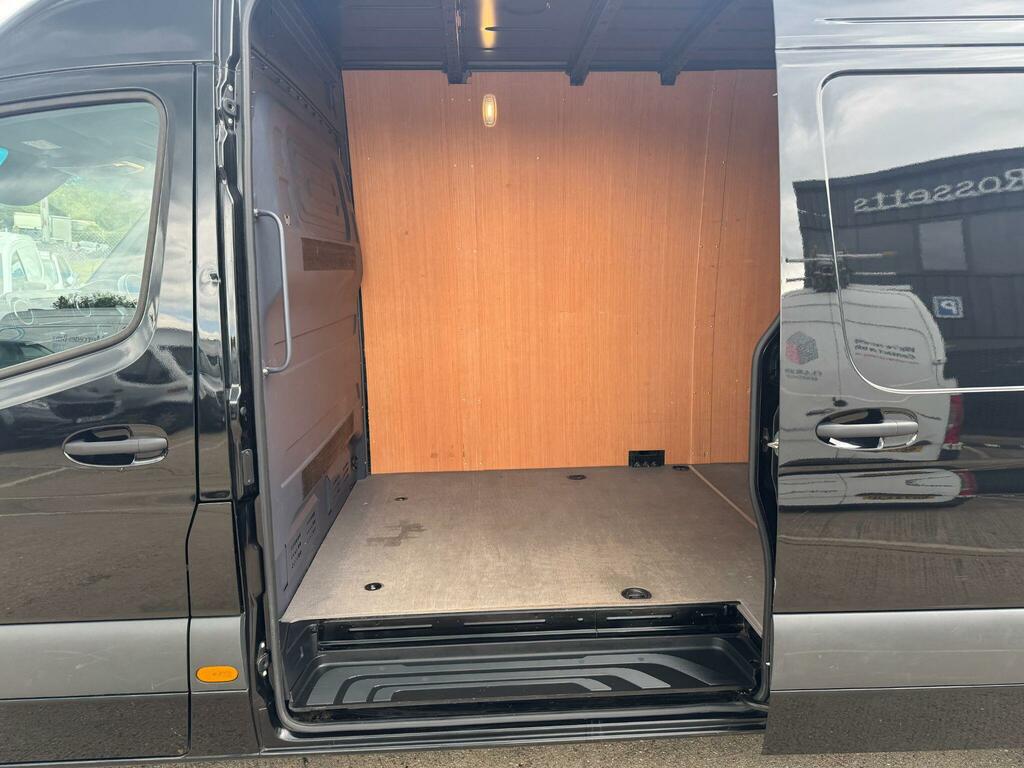 Mercedes-Benz eSprinter Pro Blue #23