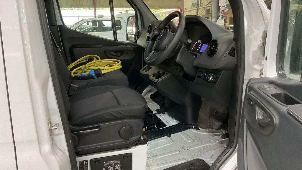 Mercedes-Benz eSprinter 55Kwh Progressive Fwd L2 H2 20Kw Charger White #9
