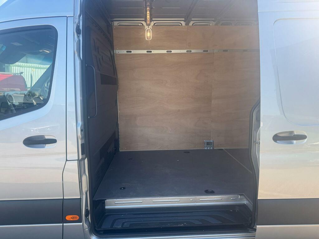 Mercedes-Benz eSprinter 55Kwh Progressive Panel Van Fwd White #18