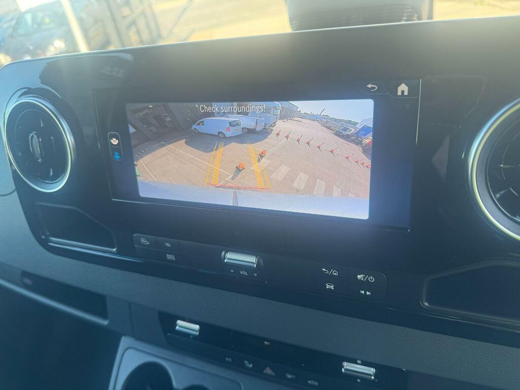 Mercedes-Benz eSprinter 55Kwh Progressive Panel Van Fwd White #21