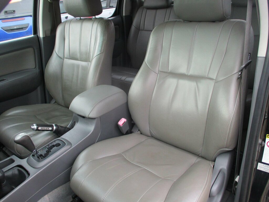 Toyota HILUX Hl3 4X4 D-4d Dcb Silver #13