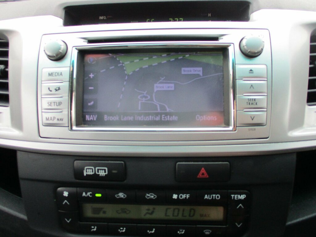 Toyota HILUX Hl3 4X4 D-4d Dcb Silver #16