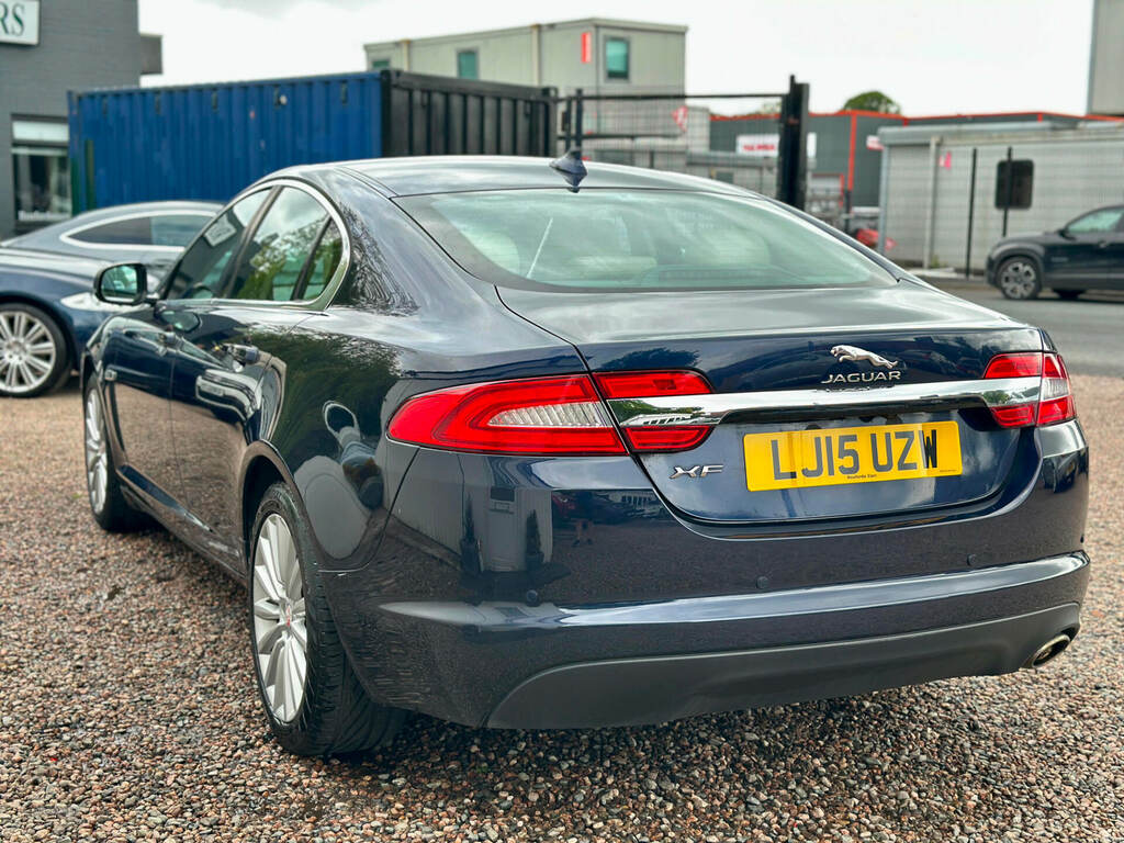 Jaguar XF 2.2D 200 Luxury LJ15UZW Blue #4