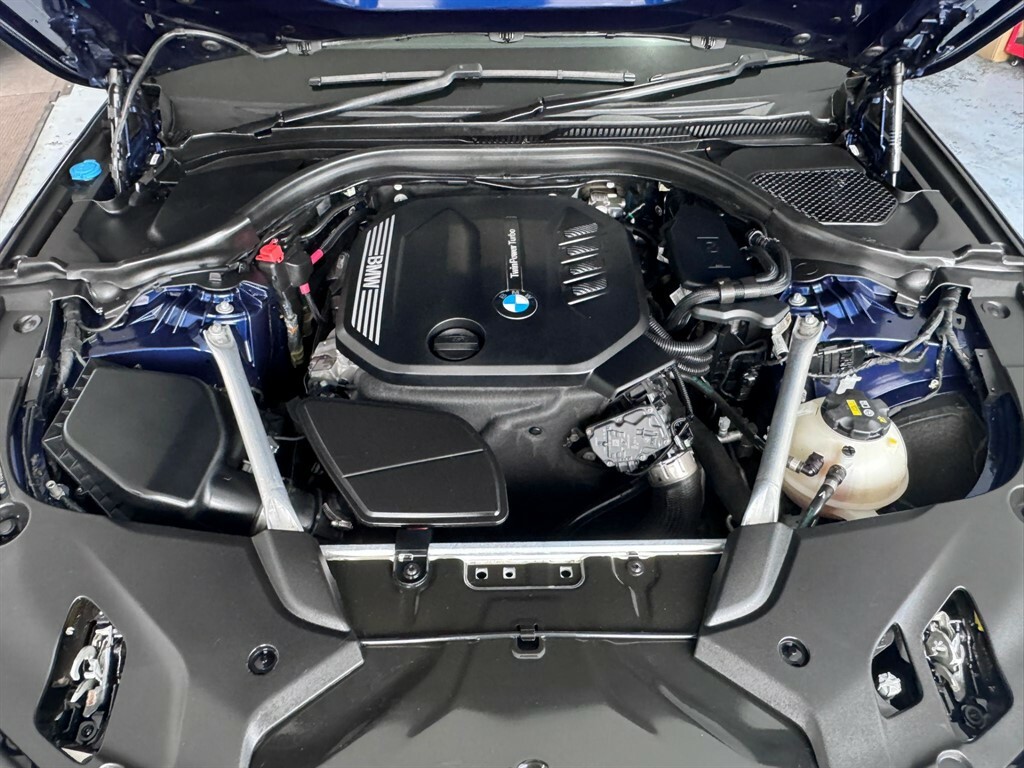 BMW 5 Series M Sport Touring GV19VMK Blue #5